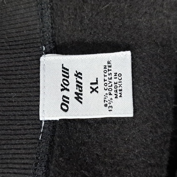 3/$25 EUC On Your Mark Men's Sweatshirt - Picture 3 of 8